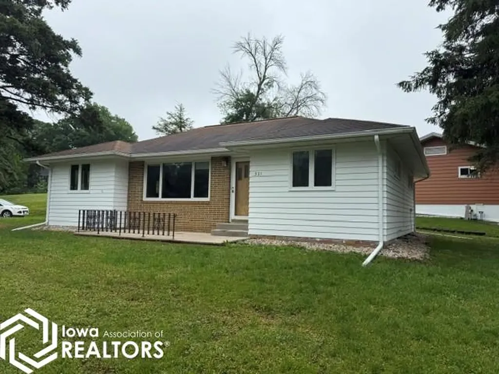 312 E Overmeyer Drive Algona IA 50511