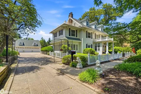 704 S Main Street Fairfield IA 52556
