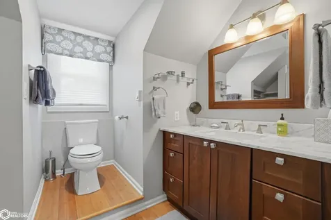 704 S Main Street Fairfield IA 52556