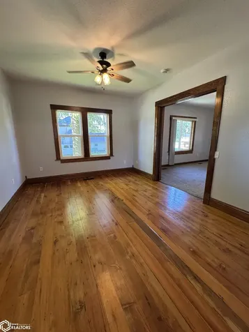 116 N East Street Sigourney IA 52591