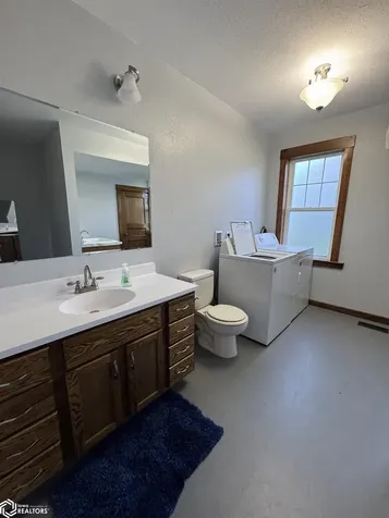 116 N East Street Sigourney IA 52591