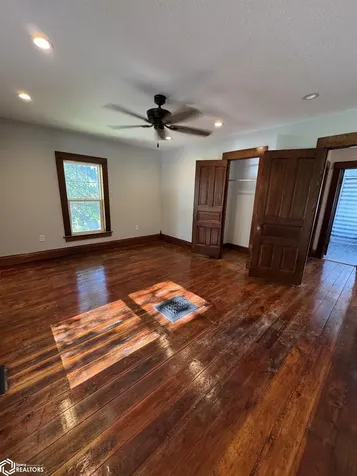 116 N East Street Sigourney IA 52591