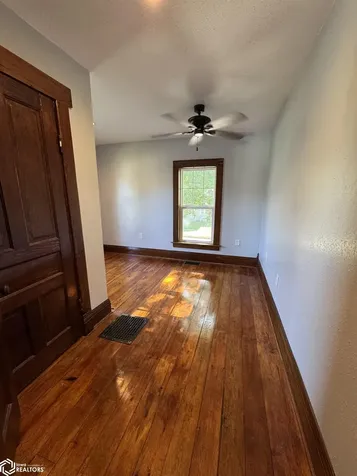 116 N East Street Sigourney IA 52591