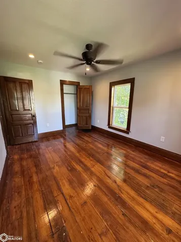 116 N East Street Sigourney IA 52591