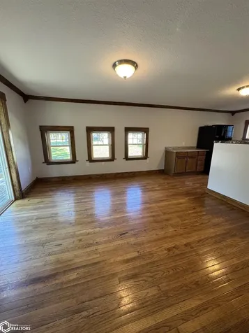 116 N East Street Sigourney IA 52591