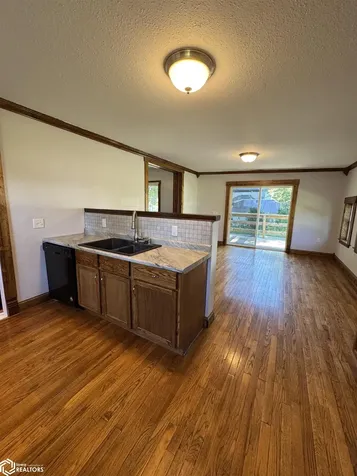116 N East Street Sigourney IA 52591