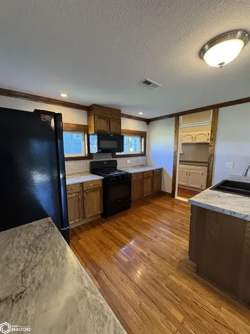 116 N East Street Sigourney IA 52591