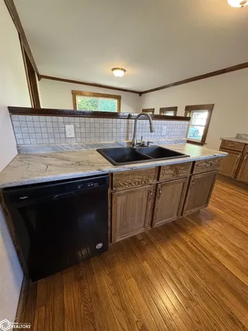 116 N East Street Sigourney IA 52591