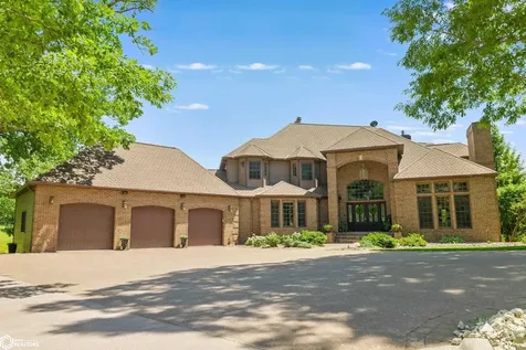5624 Clubhouse Drive Burlington IA 52601