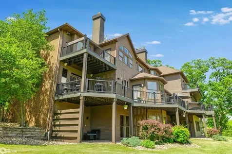 5624 Clubhouse Drive Burlington IA 52601