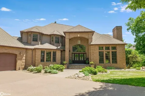 5624 Clubhouse Drive Burlington IA 52601