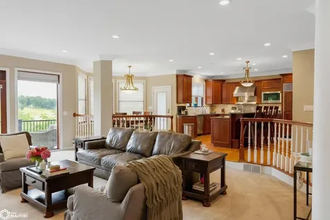 5624 Clubhouse Drive Burlington IA 52601