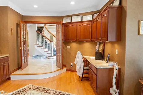 5624 Clubhouse Drive Burlington IA 52601