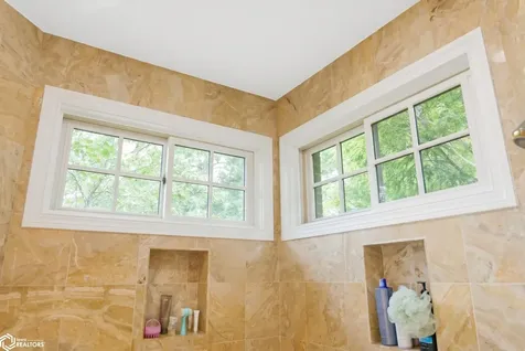 5624 Clubhouse Drive Burlington IA 52601