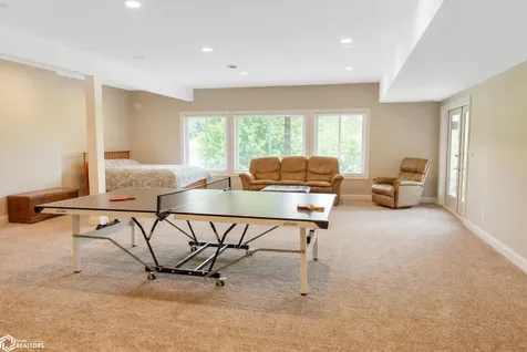 5624 Clubhouse Drive Burlington IA 52601