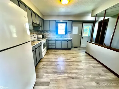 1215 Bliss Street Grinnell IA 50112