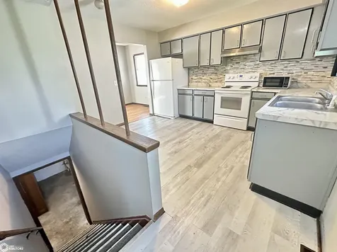 1215 Bliss Street Grinnell IA 50112
