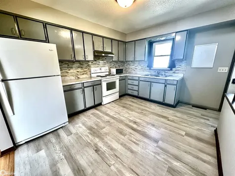 1215 Bliss Street Grinnell IA 50112