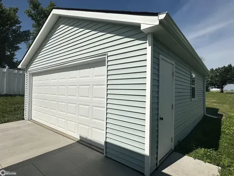 1215 Bliss Street Grinnell IA 50112