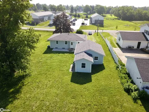 1215 Bliss Street Grinnell IA 50112