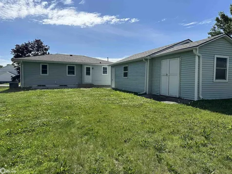 1215 Bliss Street Grinnell IA 50112