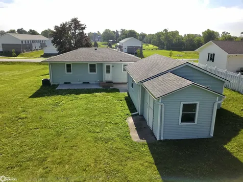 1215 Bliss Street Grinnell IA 50112