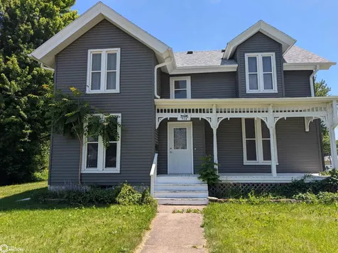 904 East Street Grinnell IA 50112