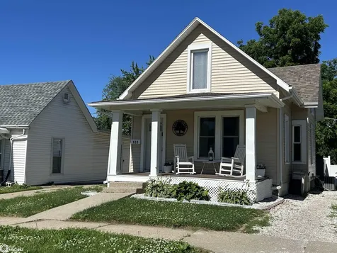 103 S 12th Street Marshalltown IA 50158