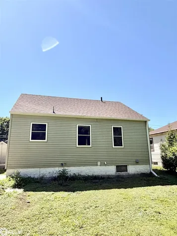 713 N Tyler Avenue Mason City IA 50401