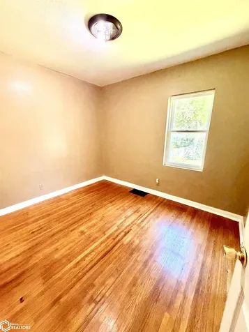 713 N Tyler Avenue Mason City IA 50401