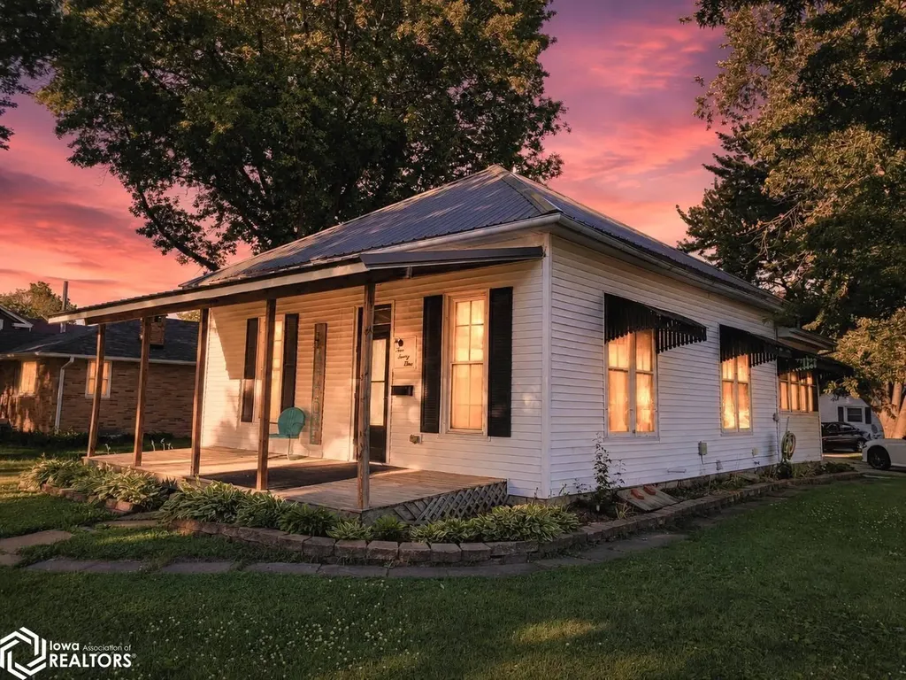 421 S Jefferson Street Sigourney IA 52591