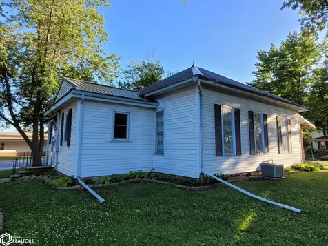 421 S Jefferson Street Sigourney IA 52591