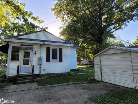 421 S Jefferson Street Sigourney IA 52591