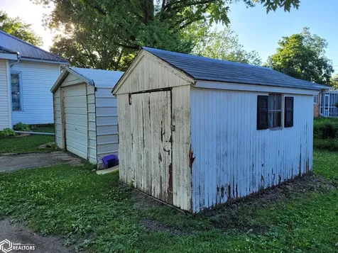 421 S Jefferson Street Sigourney IA 52591