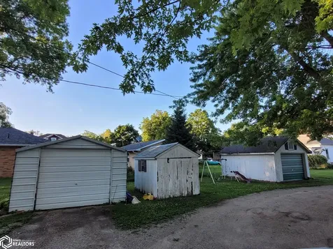 421 S Jefferson Street Sigourney IA 52591