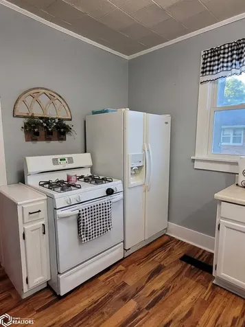 421 S Jefferson Street Sigourney IA 52591