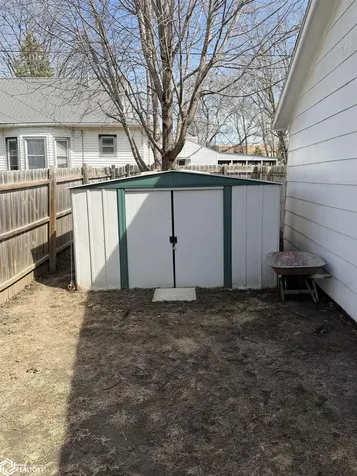 403 S 6th Fairfield IA 52556