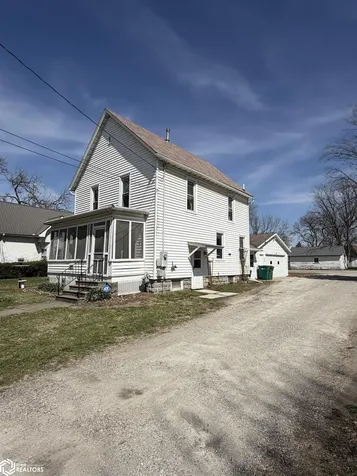 403 S 6th Fairfield IA 52556