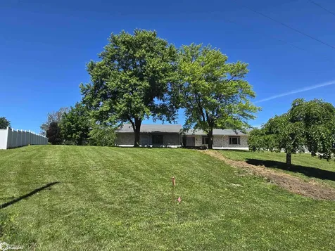 2523 Bill Bone Lane Oskaloosa IA 52577