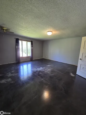 2523 Bill Bone Lane Oskaloosa IA 52577