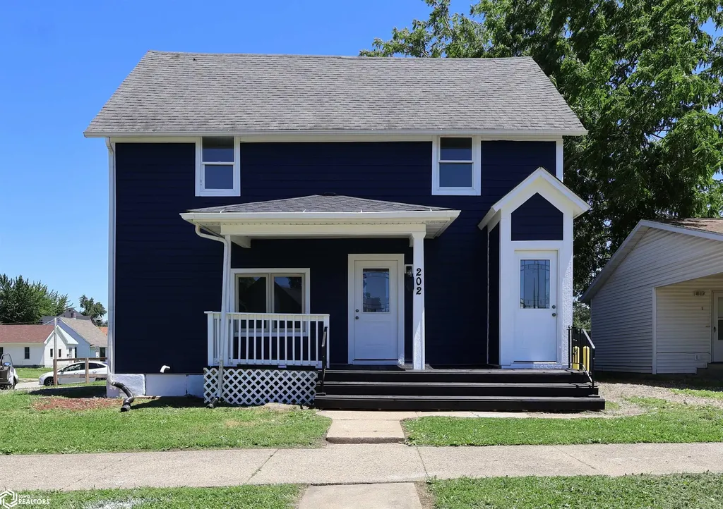 202 S 5th Street Marshalltown IA 50158