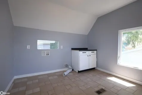 202 S 5th Street Marshalltown IA 50158