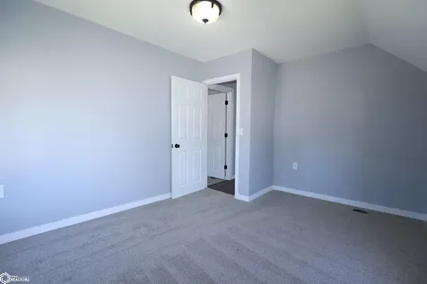 202 S 5th Street Marshalltown IA 50158