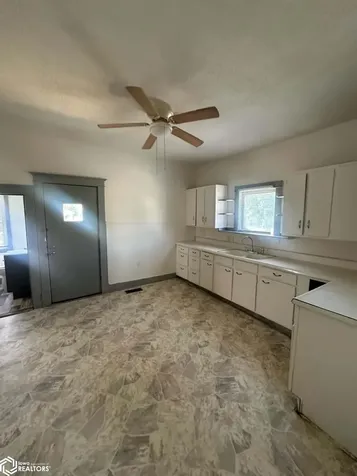 402 N Weller Ottumwa IA 52501