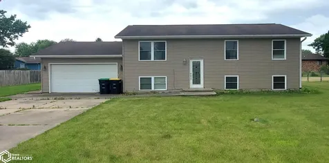 411 Kennedy Drive Wapello IA 52653