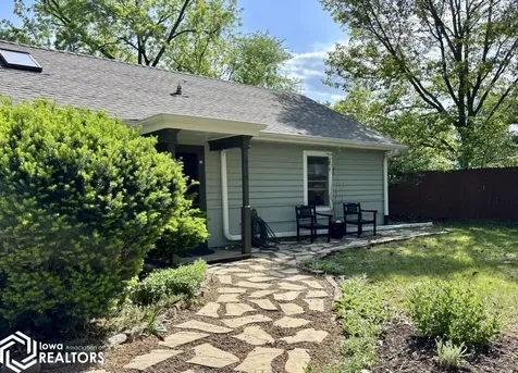 916 South Main Place Fairfield IA 52556