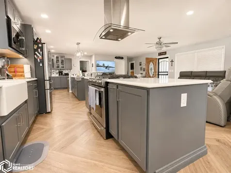 2714 Avenue A Fort Madison IA 52627