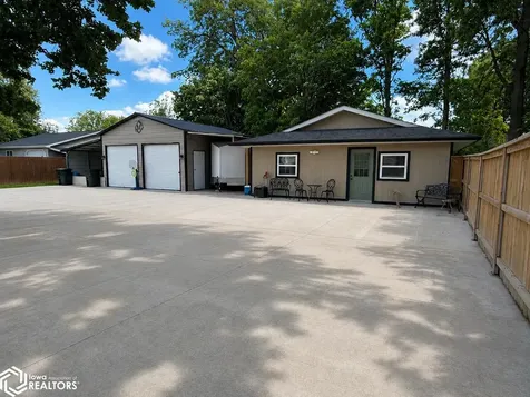 2714 Avenue A Fort Madison IA 52627