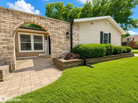 2714 Avenue A Fort Madison IA 52627