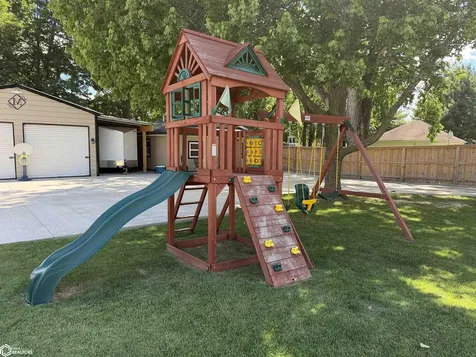 2714 Avenue A Fort Madison IA 52627